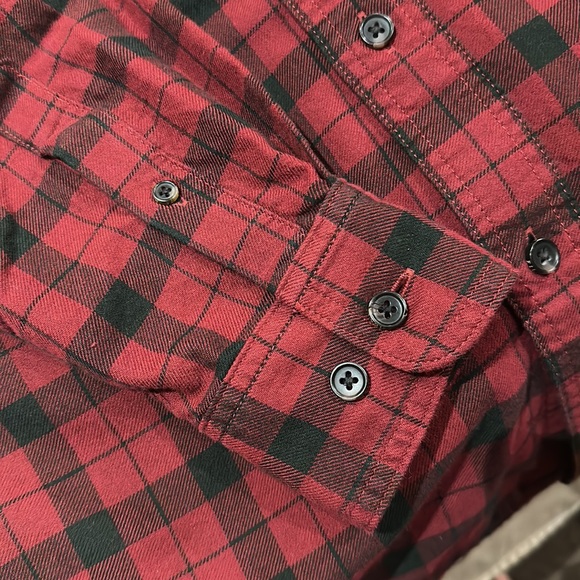 Filson Lightweight Alaskan Guide Shirt (Oxblood/Blk) - Picture 6 of 9